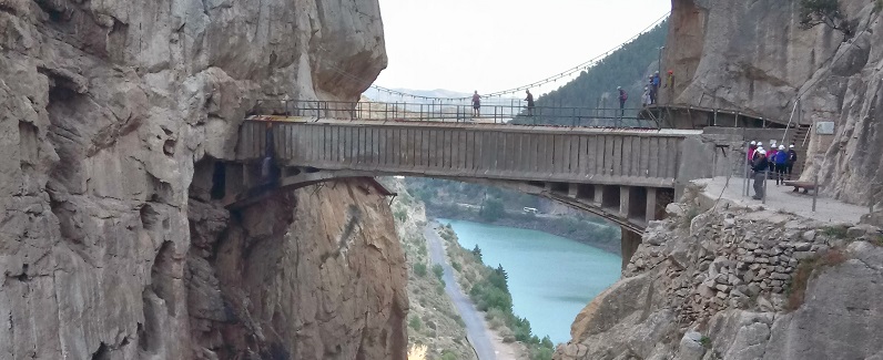 Hngebroen over klften p Caminito del Rey