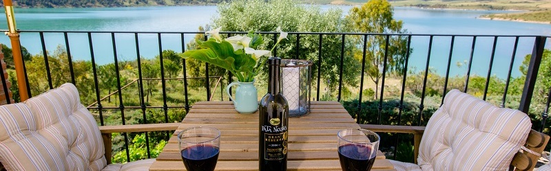 Find a vacant apartment for your holidays in The Lake District of Malaga 